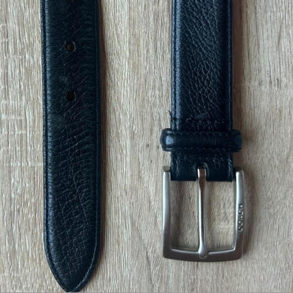 Coach Black Leather Bag with Timeless Elegance